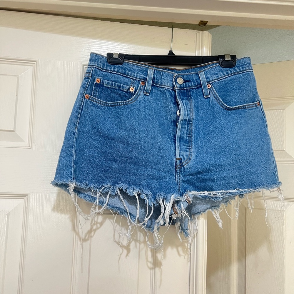 LEVI'S 501 High Rise Shorts Womens Size 32 Cutoff Denim Blue Distressed Cotton